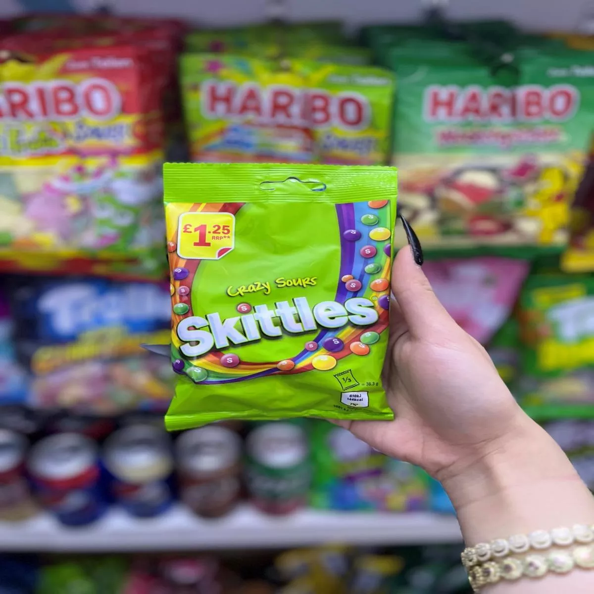 (UK) SKITTLES CRAZY SOURS – 109G